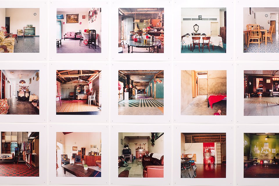 Simryn Gill: Hugging The Shore, 27 March – 14 June 2015, Installation view: Simryn Gill, Dalam (2001).