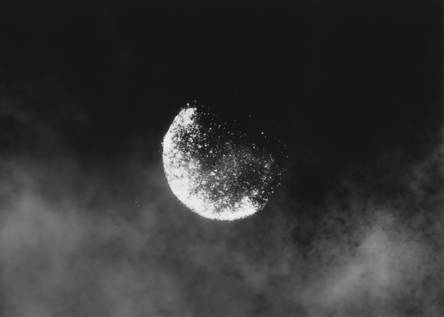 Ng Hui Hsien, Weight of Air, 2016, image from series, silver gelatine photographic print